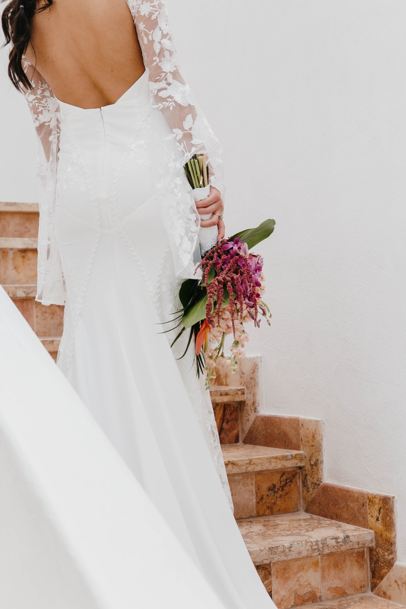 backless wedding gown with lace sleeves wedding dress